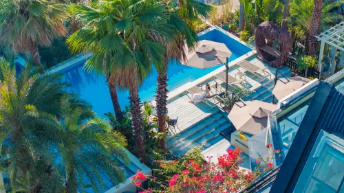 Silver Beach Yuese Hostel - Private Pool
