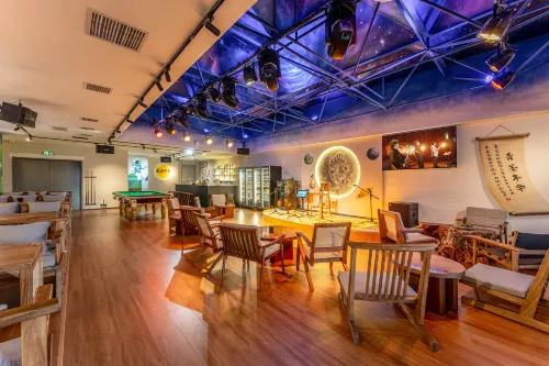 Qingmo Nianhua Youth Hostel (Huimin Street Bell and Drum Tower Subway Station Branch) - Hostels