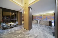 Yasfeir Hotel (Wuzhou South High-speed Railway Station, Canghai Lake, Fozidian Branch) - parking