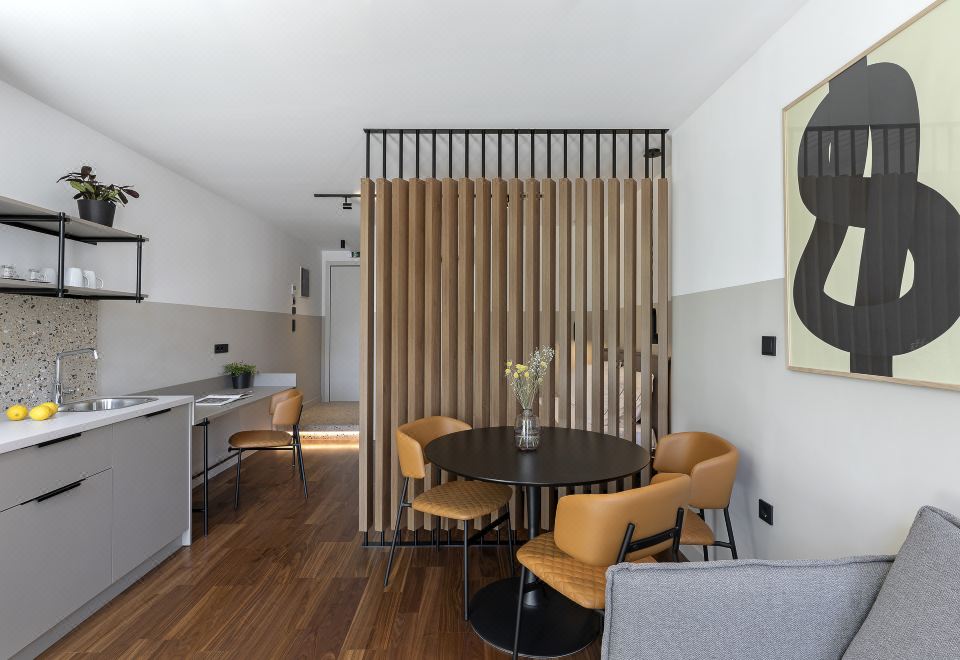 The Athenians Art Apartments 썸네일
