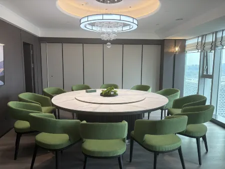 Helen Lakeside Hotel Отели рядом с достопримечательностью «Beijing University of Aeronautics and Astronautics»