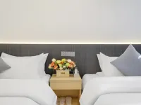 Junze Hotel (Kunming Railway Station Shuangqiao Night Market Style Street Branch) Hotels near Fude Station