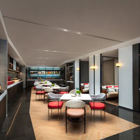 GWEN JANE Hotel (Guangzhou Yuexiu Taojin Metro Station Branch) Отели рядом с достопримечательностью «Торговый центр La Perle»