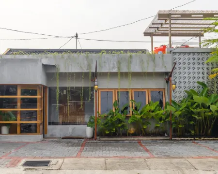 INNCA Exotic Inn, Semarang Hotels in Gayamsari