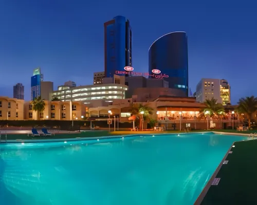 Crowne Plaza MANAMA (BAHRAIN) by IHG Hotel dekat Mall Moda