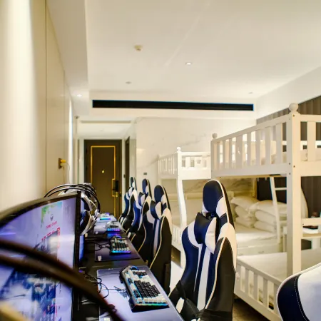 Yuejiang International Hotel