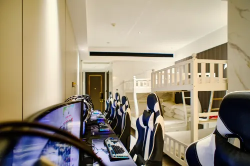 Yuejiang International Hotel Hotels in Lipu