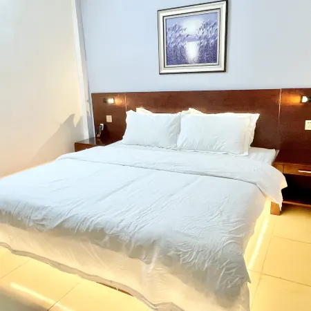 Honghai Accommodation (Zhuhai Huafa Business Area)