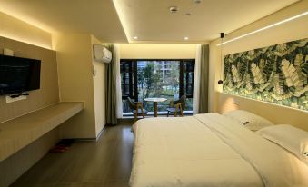 Seasonal Wind Hostel