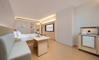 2. Ji Hotel..