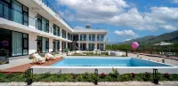 Cloudscape Realm · Cloud Aesthetics | Grassland Panoramic Mountain Lodge (Nalati Scenic Area)