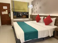 ذا فيريديان ريزورت Hotels near طريق بانغلا
