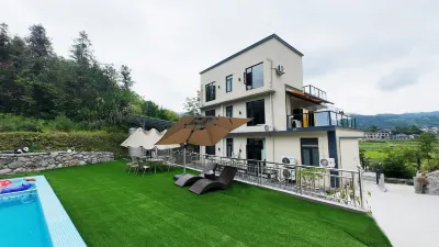 Zhangjiajie Le She Homestay (Tianmenshan Town Store) Hotels near Tianmen Mountain National Forest Park
