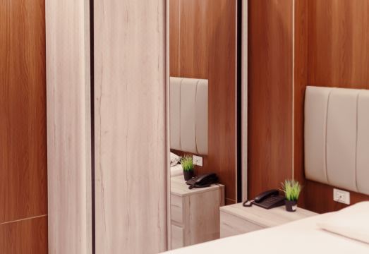 3. 로열 홈 호텔..