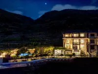 Yucun Shangyunxi Homestay (Huxiaoxia Drifting Branch) Hotels near Roars Gorge Whitewater Adventure Scenic Tourist