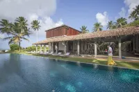 The Frangipani Tree by Edwards Collection - Thalpe - de playa