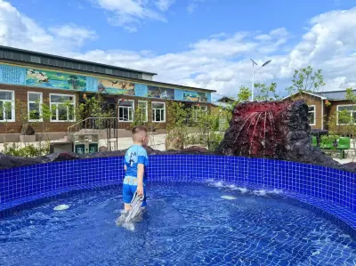 radon spring Homestay  Small courtyard