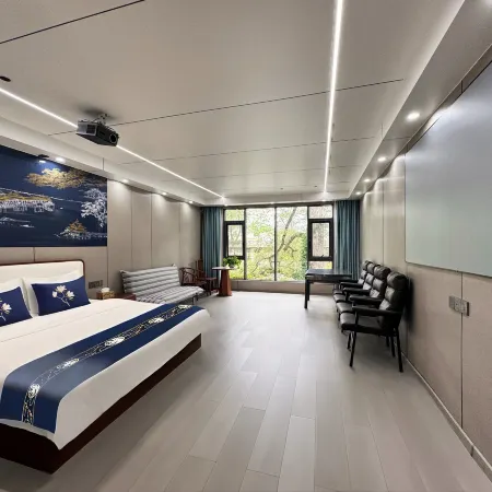 Longjing Waterside Study Center Homestay
