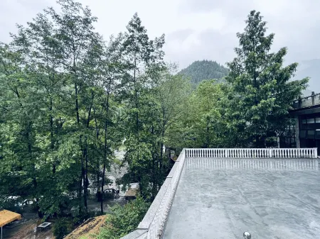 cloud left mountain retreat