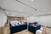 Zhengfeng Hotel (Wenzhou Yongjia Shangtang Branch) Отели в г. Юнцзя