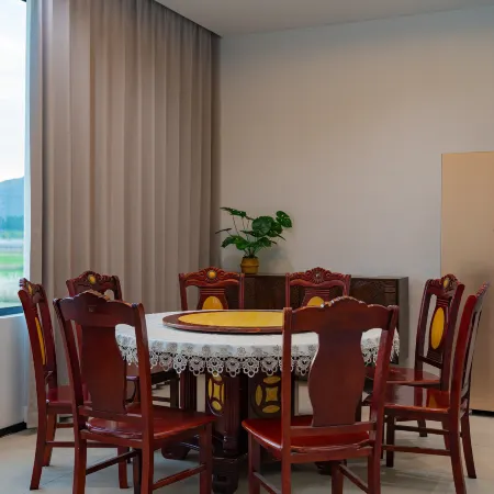 Tonglu Yaoyue Lanshe Homestay (OMG Heartbeat Paradise) Отели рядом с достопримечательностью «Руан Ши Цзинь Бич»