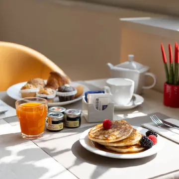 iH Hotels Milano Ambasciatori Отели рядом с достопримечательностью «Ла Скала»