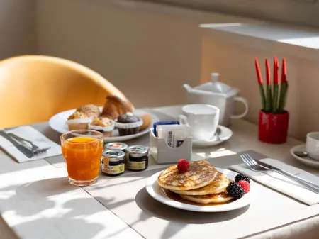 iH Hotels Milano Ambasciatori Отели рядом с достопримечательностью «Смотровая терраса»