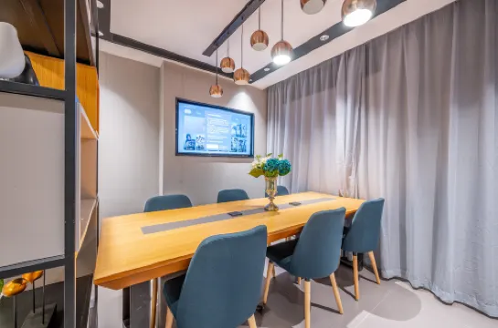 Home Inn Business Hotel (Xizhaosi Street Branch, Guangqumen Inner Subway Station, Beijing) Избранное Photos