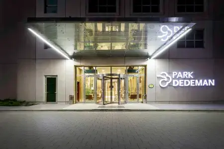 Park Dedeman Bostanci Hotel Отели рядом с достопримечательностью «Marmara University Institute of Neurological Sciences»