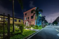 Dopamine Homestay Hotels near The Oceana World of Marine Life