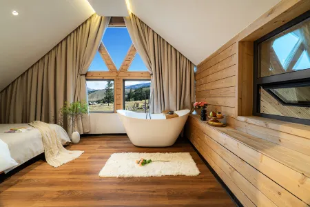 BAIHABA HUAYUSEN HOMESTAY