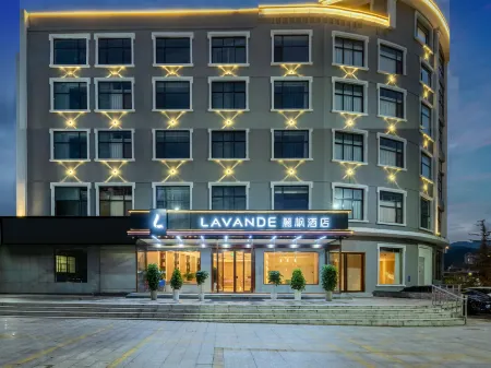 Lavande Hotel （Luanchuan Laojunshan Fenghuangtian Street Branch) Отели рядом с достопримечательностью «Ji Guan Cave»
