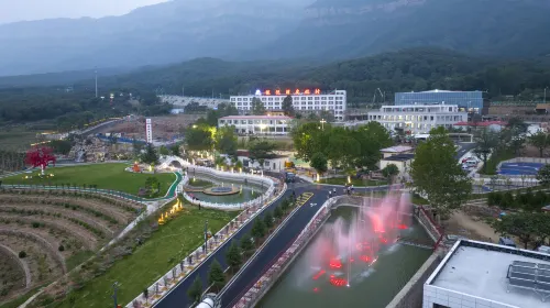 Linzhou Lan Yue Bay Resort فنادق في لينجَو