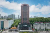 Seasons Hotel Luoyu Road, Donghu, Wuhan 武漢体院東陸上競技場周辺のホテル