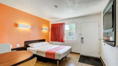 Motel 6 Thornton, CO 리버티 힐스 공원 주변 호텔