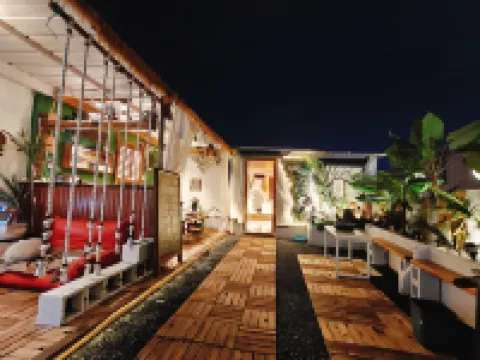 Zanjia Homestay (Kaifeng Wansui Mountain Dasong Wuxia City Songdu Imperial City Tourism Resort Area)