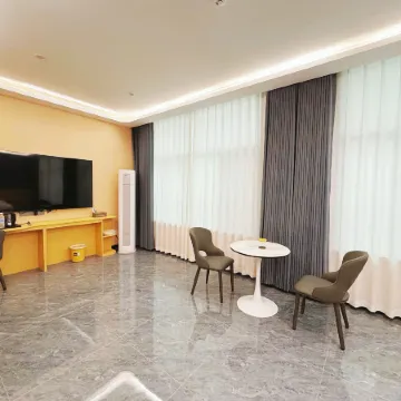 Honeysuckle Cloud Sea Hotel