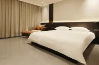 Lake Jingpo Ji Shanshuijian Hotel - 4-Star