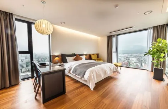 海灣204道峯酒店