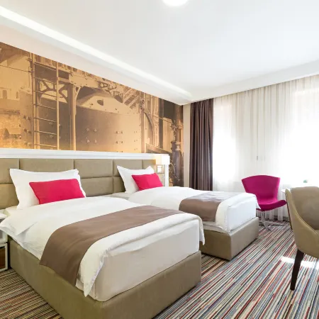 Hotel TESLA - Smart Stay Garni Отели рядом с достопримечательностью «Парк Кошутняк»