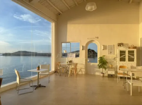 海邊打盹·JEJU海景民宿 鄰近仙人井的酒店