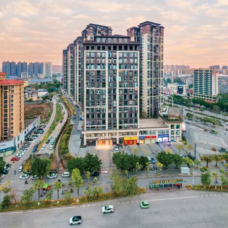 Jun Yuelan Hotel (Qinzhou Changrong World Trade Plaza Qinzhou East Station)