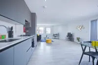 Hybrid Resi - Uxbridge with Onsite Car Parking, Near London Heathrow Airport Hotels near Hillingdon Court Park Playground