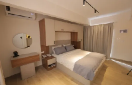 Settle Inn Mirage Boutique Hotel Wingate North 90ST周辺のホテル