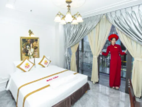 THE RICE HOTEL Gio Bien Rung Nui 180 - 190 Bui Vien Hotels near Ho Chi Minh City Museum of Fine Arts