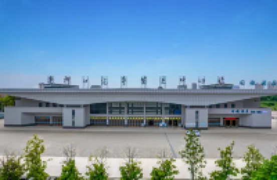 Guo'ao  E-sports  Business Hotel (Laohekou Passenger Station Branch)