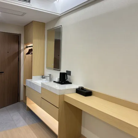 E Fang Homestay (Chizhou High-Speed Railway Station)