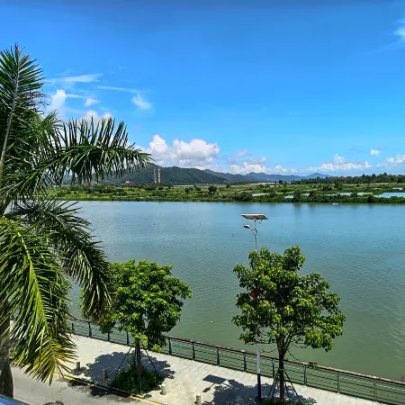 Hailiwan Apartment (Shenshan Special Cooperation Zone Xiaomo)
