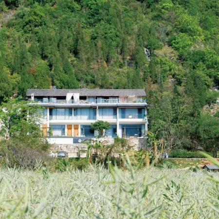 Wanfenglin mountain Pavilion inn