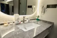 StarwayHotel(Bengbu South High-speed Railway Station) Hotel in zona Bengbu College